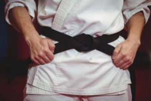 how to tie a karate belt